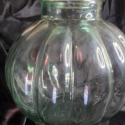 Vintage Italian Green Depression Glass Pumpkin Hand-Blown Apothecary-Style Ribbed Glass Display Jar with Lid – Thick Heavy Glass,...