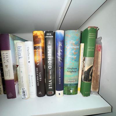 1065 Large LOT of Hardback Novels