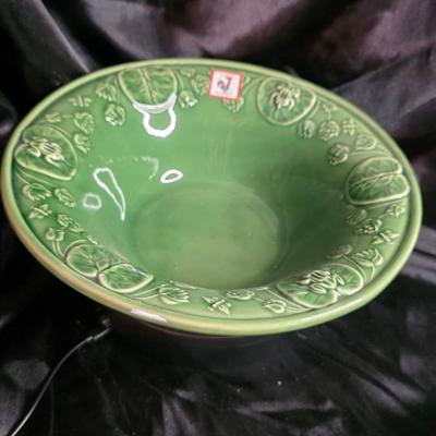 Vintage Bordallo Pinheiro Portugal Frog Lily Leaf Majolica Serving Bowl | Embossed Green Earthenware 11" Bowl | Pattern 010...