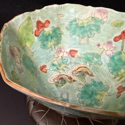 Antique Chinese Hand painted Porcelain Bowl on Stand
