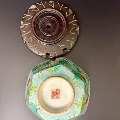 Antique Chinese Hand painted Porcelain Bowl on Stand