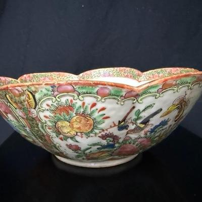 Antique Chinese Export Rose Medallion Porcelain Bowl