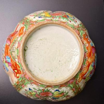 Antique Chinese Export Rose Medallion Porcelain Bowl