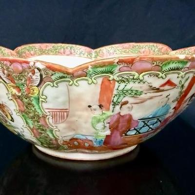Antique Chinese Export Rose Medallion Porcelain Bowl