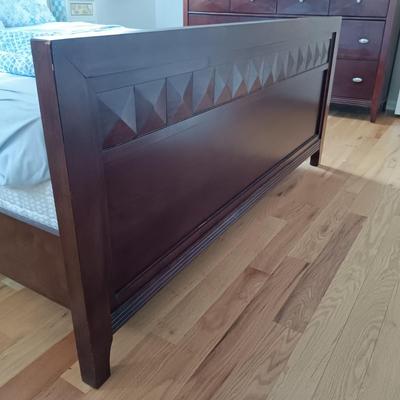 LOT 1: Art Deco Style Queen Sized Bedframe with Laura Ashley Bedding Set