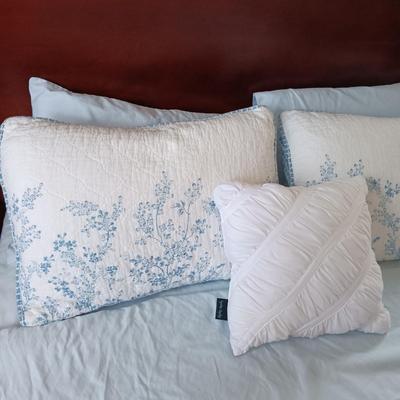 LOT 1: Art Deco Style Queen Sized Bedframe with Laura Ashley Bedding Set