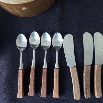 MCM Johnny Ubol Dessert Serving Set & More (DR-BBL)