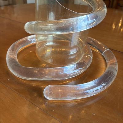 LOT 501: Vintage MCM Dorothy Thorpe Spiral Lucite Umbrella Stand