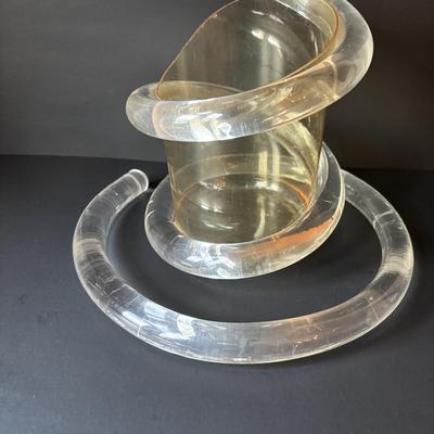 LOT 501: Vintage MCM Dorothy Thorpe Spiral Lucite Umbrella Stand