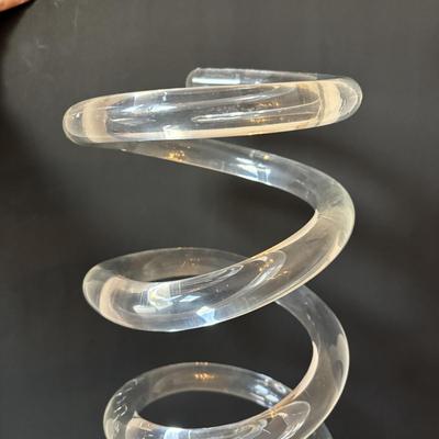 LOT 501: Vintage MCM Dorothy Thorpe Spiral Lucite Umbrella Stand