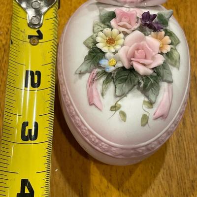 Lefton porcelain egg