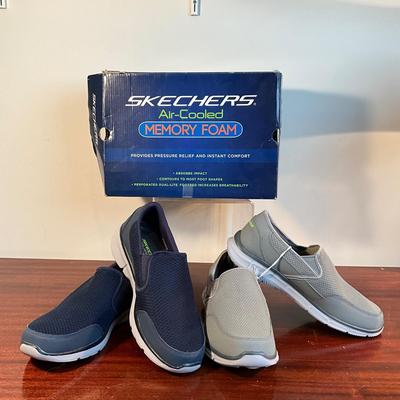 895 Pair of New In Box Sketchers Mens Shoes-SIZE 11