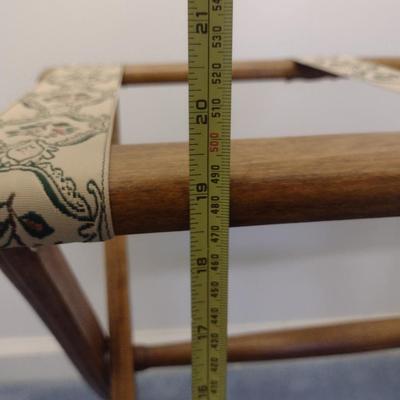 Wood Framed Folding Luggage Stand (Choice A)