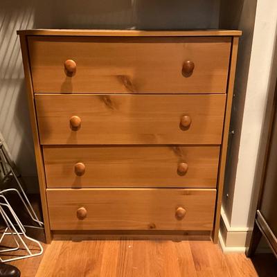 1040 Four Drawer Composite Dresser