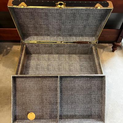 G1085 Vintage Trunk As-Is