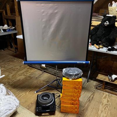 Z1086 Kodak Carousel 4400 Projector with Screen & Slide Trays