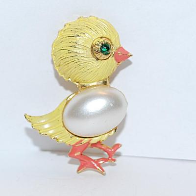 Yellow Green-Eyed CHICK BROOCH (1¾" x 1") with Oval Faux Pearl Button Accent and Orange Feet and Beak