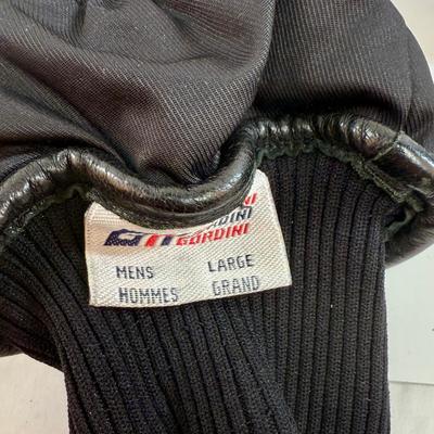 Sale Photo Thumbnail #184: Very good condition.