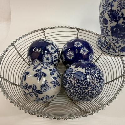 Sale Photo Thumbnail #27: In very good condition.