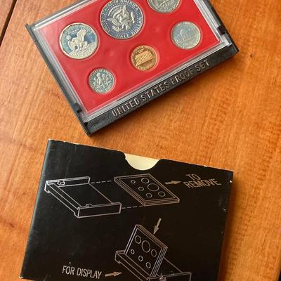 1981-S United States Proof Set - Original Government Packaging San Francisco Mint Clad Coins