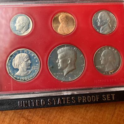 1981-S United States Proof Set - Original Government Packaging San Francisco Mint Clad Coins