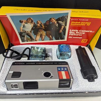 Electronics Equipment Canon Snappy LX - Kodak Instamatic 10 - Focal Magnum Slide Viewer Bentley BX-720 Movie Camera