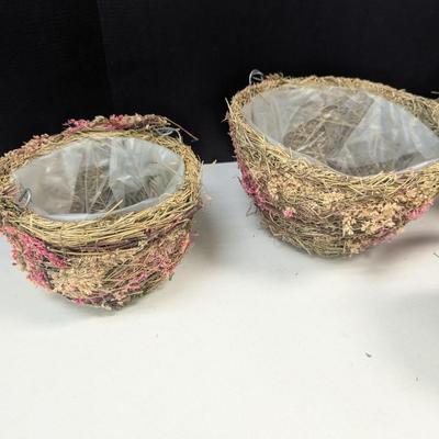 Natural Grass Baskets w/ Plastic Liner
