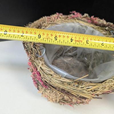 Natural Grass Baskets w/ Plastic Liner