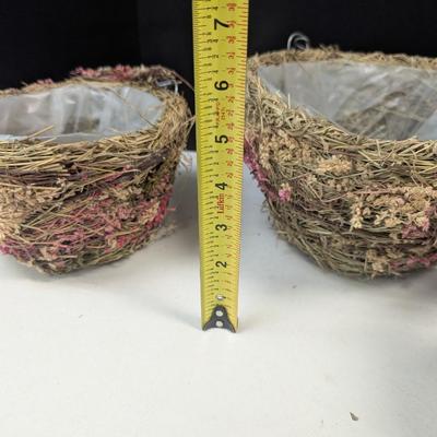 Natural Grass Baskets w/ Plastic Liner