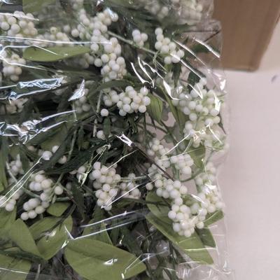 Leaf/Berry Centerpiece Decorations