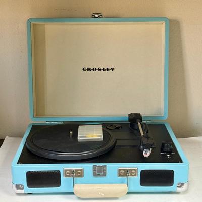 Sale Photo Thumbnail #173: Briefcase style, model CR8005A-TU. Appears to be in working condition, but not tested as there isn't a power supply/cord.  Uses a DC 9V Adapter with a round plug.