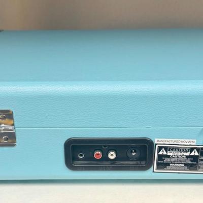 Sale Photo Thumbnail #172: Briefcase style, model CR8005A-TU. Appears to be in working condition, but not tested as there isn't a power supply/cord.  Uses a DC 9V Adapter with a round plug.