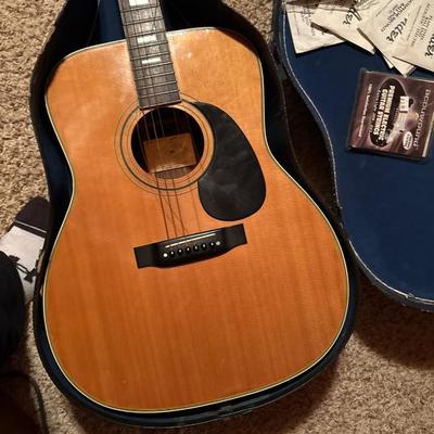 Sale Photo Thumbnail #498: Includes some strings