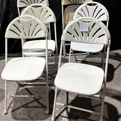 6 Folding Chairs