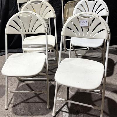 6 Folding Chairs