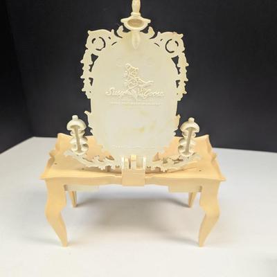 Barbie Susy Goose Doll 1963-1965 Furniture