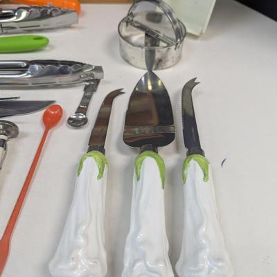 Silverware Tray & Utensils