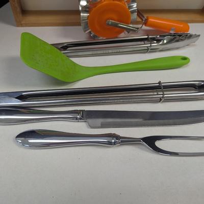 Silverware Tray & Utensils