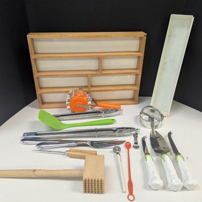 Silverware Tray & Utensils