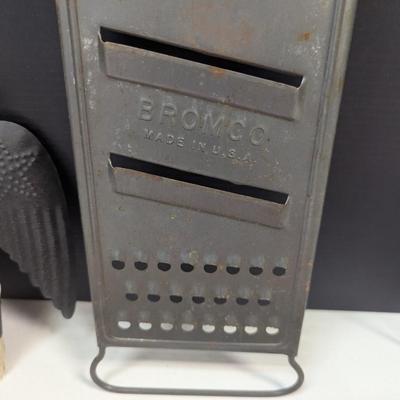 Antique Utensils & Vintage Wooden Handled Potato Mashers