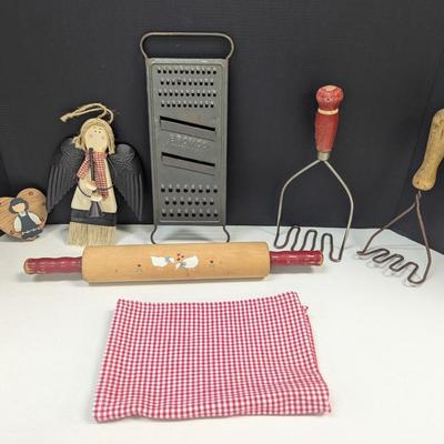 Antique Utensils & Vintage Wooden Handled Potato Mashers