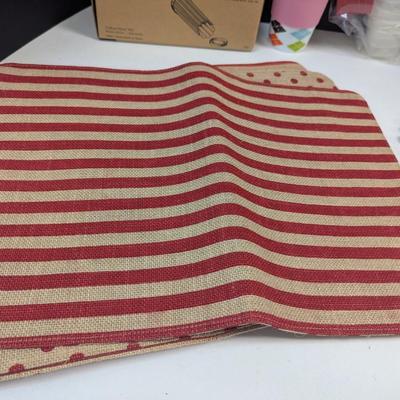 Kitchen Items - 6 Double Sided Place-mats