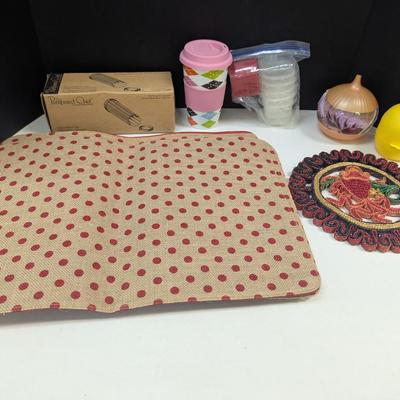 Kitchen Items - 6 Double Sided Place-mats