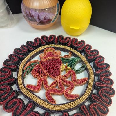 Kitchen Items - 6 Double Sided Place-mats