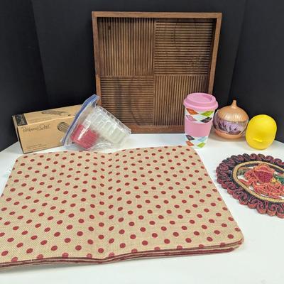 Kitchen Items - 6 Double Sided Place-mats