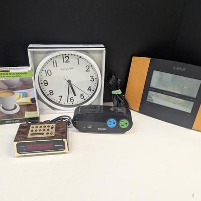 Collection Of Electronics & Battery Operated Displays