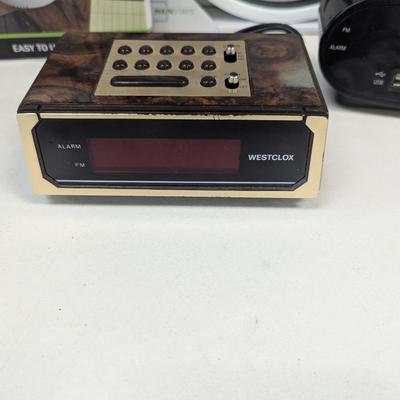 Collection Of Electronics & Battery Operated Displays