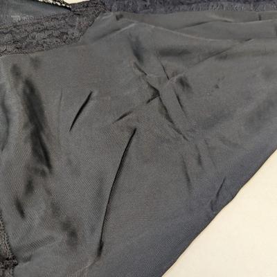 Several Pieces Of Vintage Ladies Lingerie #3