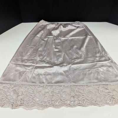 Several Pieces Of Vintage Ladies Lingerie #3