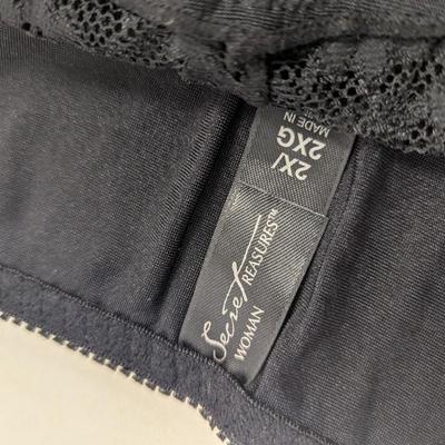 Several Pieces Of Vintage Ladies Lingerie #5